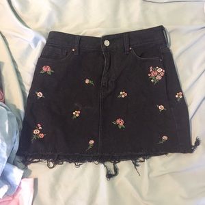 pacsun black denim skirt w/ flowers